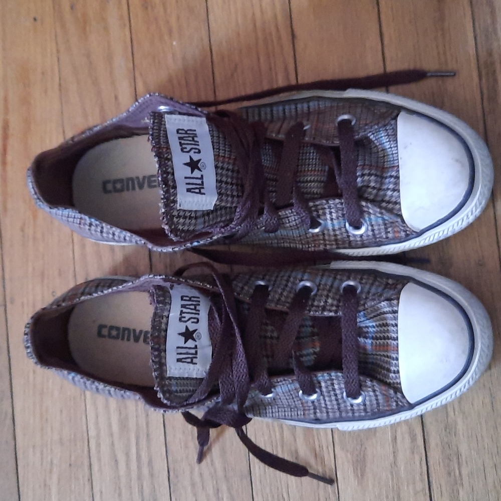 Converse All Star Women's size 6, brown plaid w orange and blue stripe